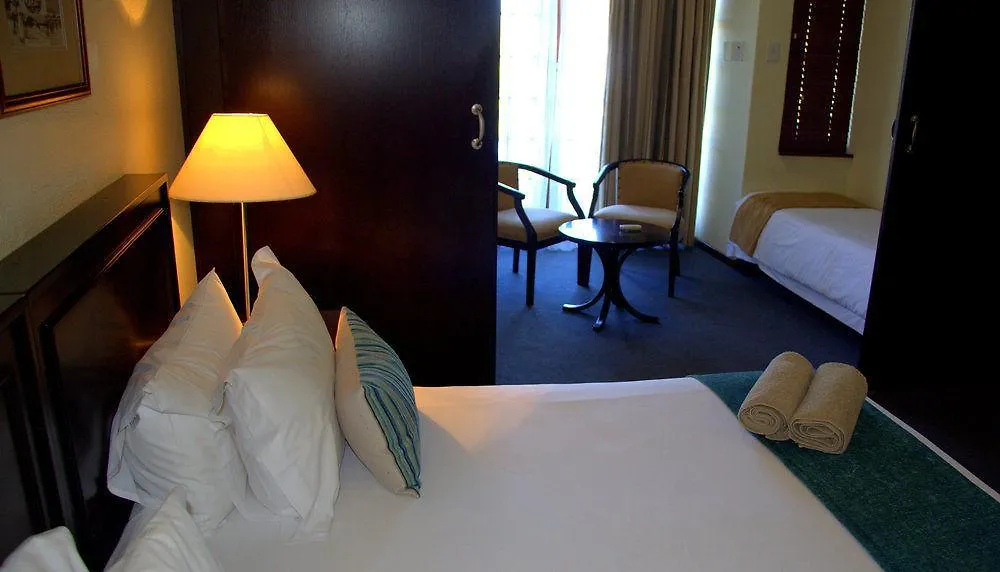 Protea Hotel Wilderness George 3*,